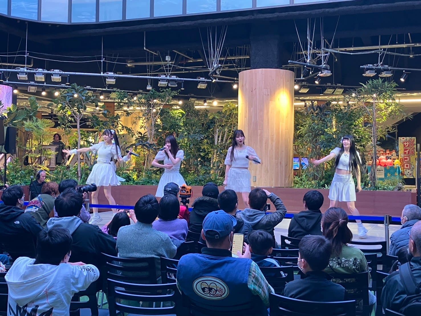 白いきらめきが新さっぽろを包んだ日❄️✨WONDER*WHITEミニライブ 3